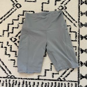 like new* Lululemon Align Bike Shorts w Pockets
